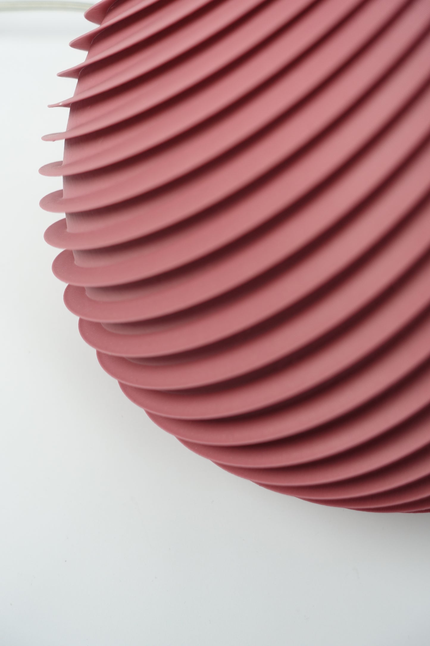 S.01 _ Dunkles Terra und Weiß