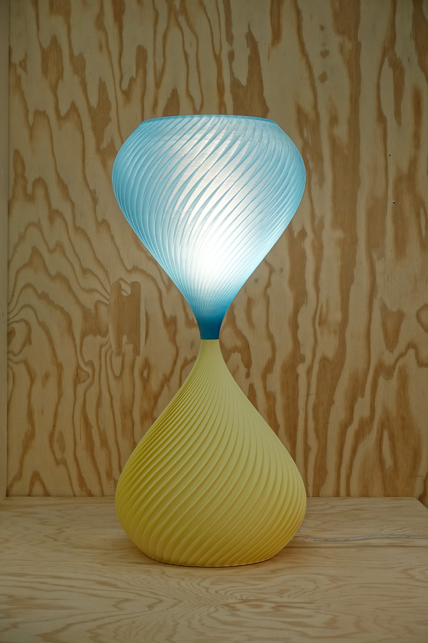 S2_36 Light yellow & Iceland bleu