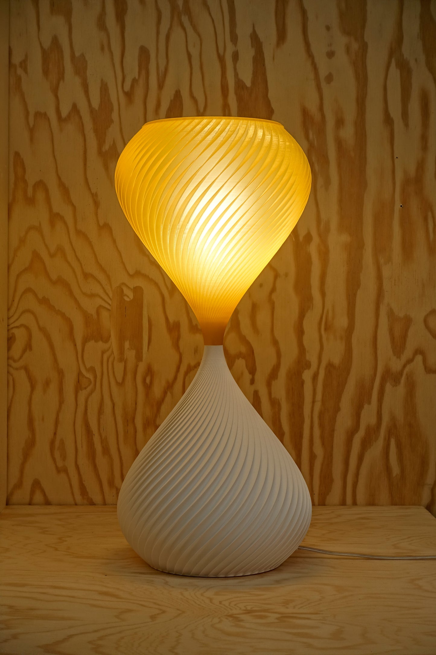 S2_22 Tangerine translucent & White