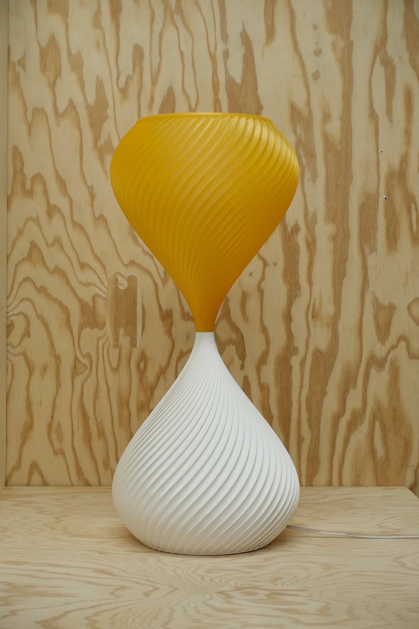 S2_22 Tangerine translucent & White